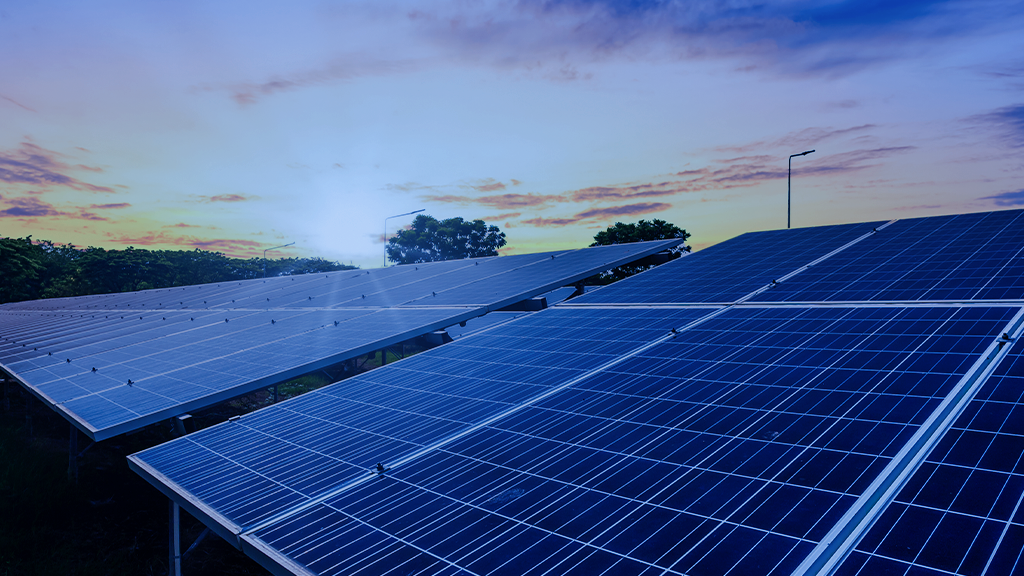 A energia solar fotovoltaica no Brasil, com 15% da matriz energética nacional, é essencial no processo de promoção do uso de energias limpas. HVEX